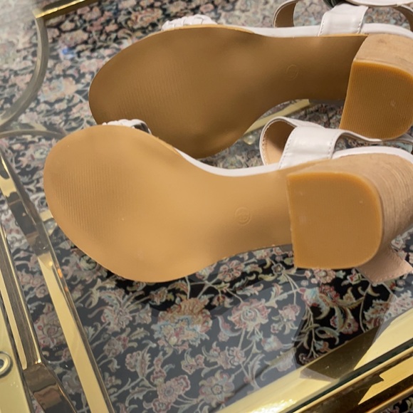 Brand. CCOCCI .size 6.5 they are new without tags - Picture 5 of 5